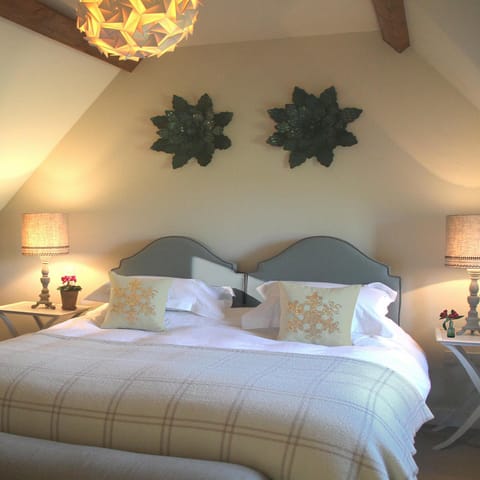 The Swan Inn Swinbrook Inn in West Oxfordshire District