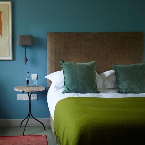 The Swan Inn Swinbrook Inn in West Oxfordshire District