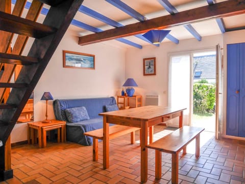 Maison confortable à 800m de la plage avec jardin - FR-1-418-145 House in Locmaria