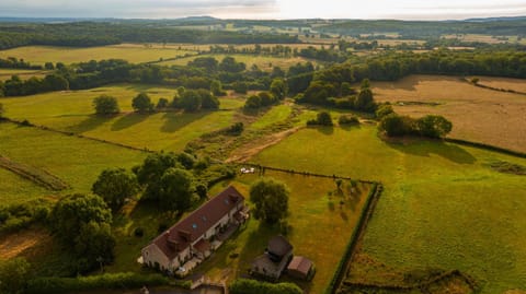 Property building, Facade/entrance, Spring, Day, Natural landscape, Bird's eye view, Winter, Summer, Autumn, On site, Seasons, Time of day, Location, Sunrise