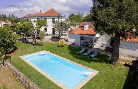 Property building, Off site, BBQ facilities, Garden, Swimming pool, sunbed
