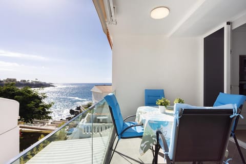 Natural landscape, View (from property/room), Balcony/Terrace, Balcony/Terrace, Decorative detail, Landmark view, Sea view