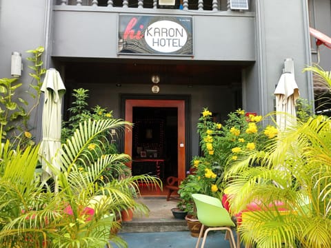 Facade/entrance