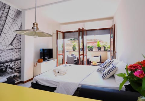 TV and multimedia, Balcony/Terrace, Living room, Bedroom