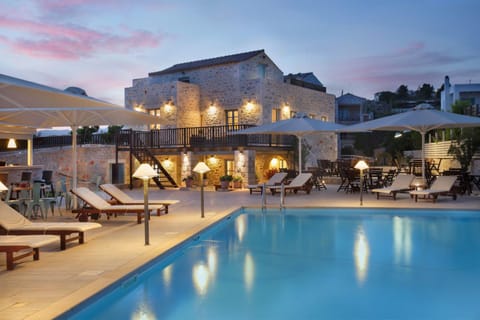 Facade/entrance, Swimming pool