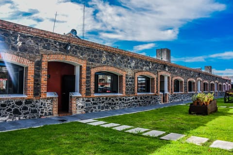 Property building, Spring, Day, Garden view