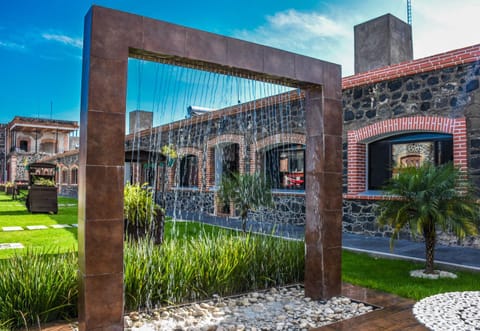 Property building, Spring, Day, Garden