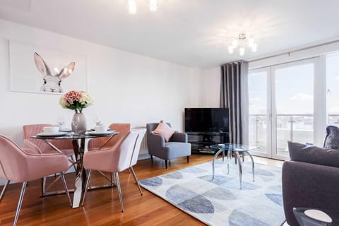 Mojo - Modern Apartment with Balcony Apartment in Poole