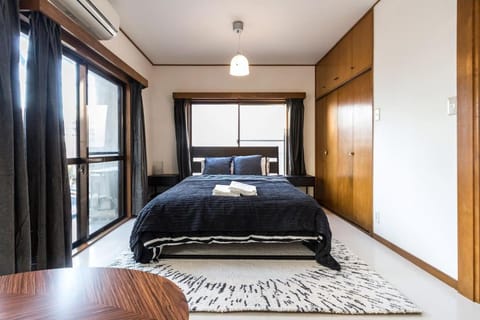 Bed, Bedroom, towels, air conditioner