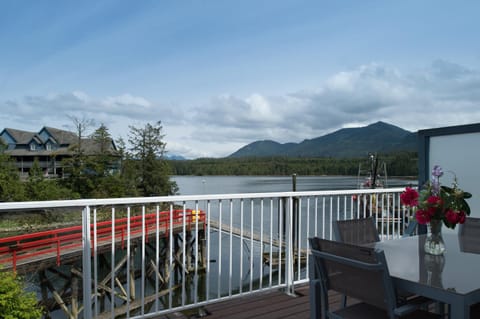 Mountain view, Sea view