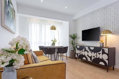 Communal lounge/ TV room, TV and multimedia, Living room, Seating area