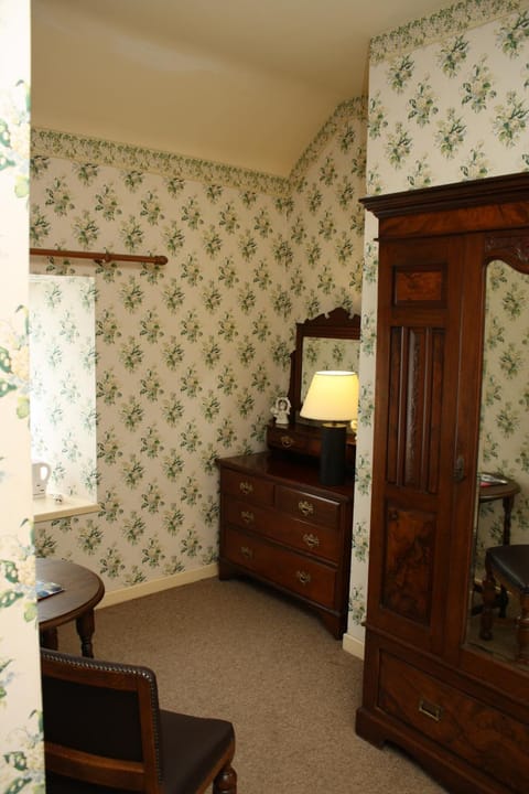 Seating area, wardrobe