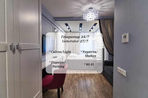 Bed, Dining area, Bedroom