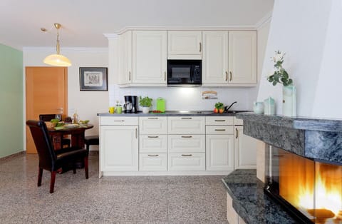 Kitchen or kitchenette, flat iron