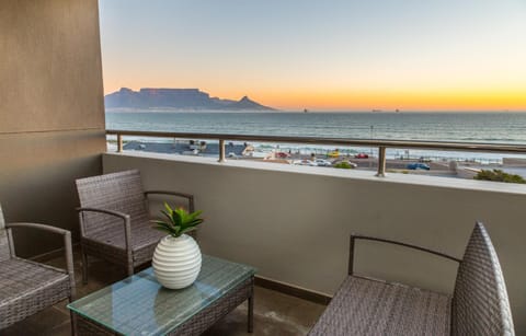 Balcony/Terrace, Seating area, Mountain view, Sea view