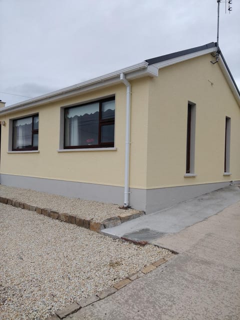 Viewpoint house House in County Donegal
