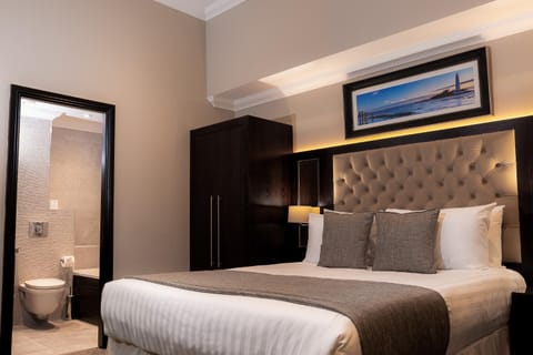 Bathroom, Photo of the whole room, Bedroom