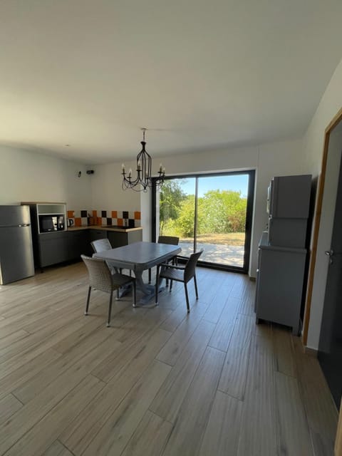 Domaine de Chadeyron Campground/ 
RV Resort in Provence-Alpes-Côte d'Azur