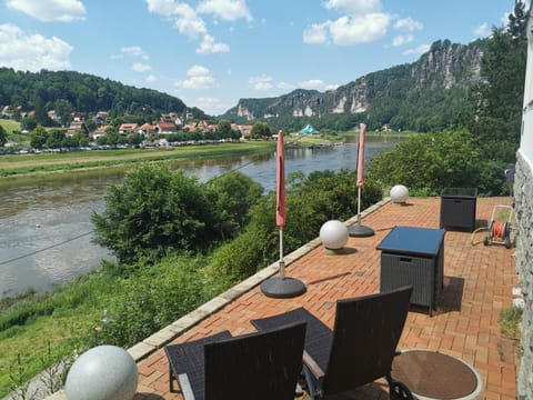 Natural landscape, View (from property/room), Balcony/Terrace, Mountain view, River view