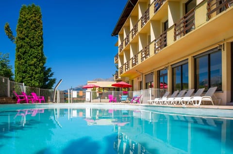 Property building, Swimming pool