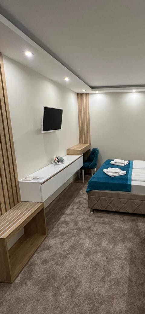 Center Deluxe Garni Hotel Bed and Breakfast in Serbia