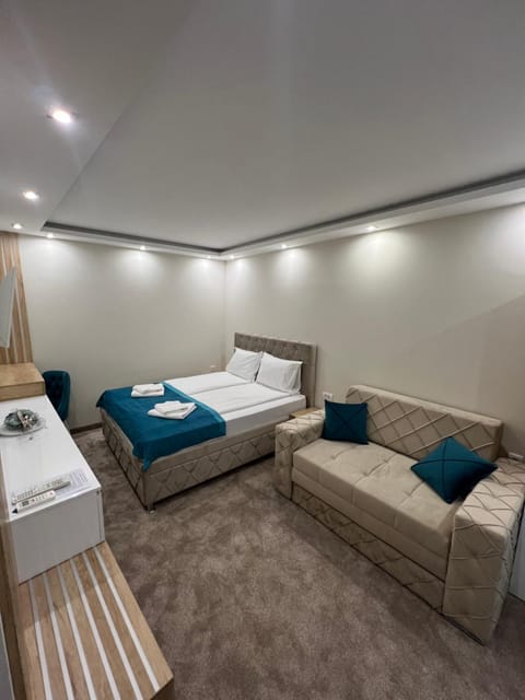 Center Deluxe Garni Hotel Bed and Breakfast in Serbia