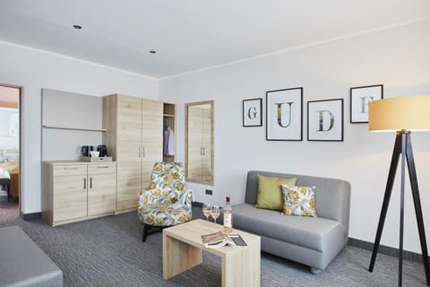 Living room, Seating area