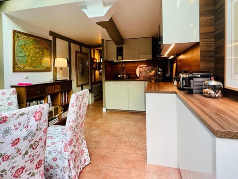 Coffee/tea facilities, dishwasher, minibar, pet friendly, kitchen, kitchen