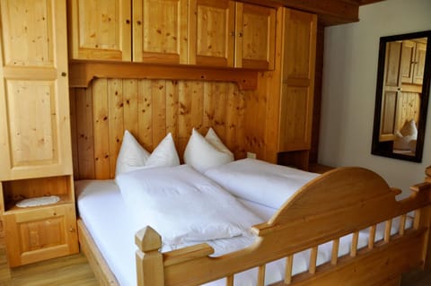 Staff, Photo of the whole room, Bedroom