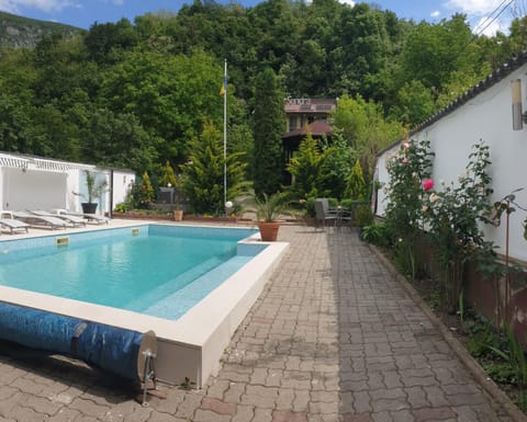 Property building, Swimming pool