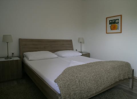 Bed, Photo of the whole room