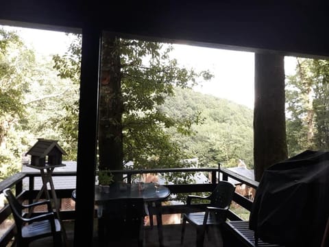 Le refuge House in Wallonia, Belgium