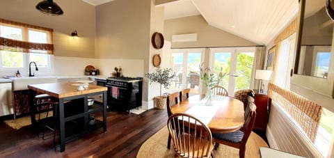 Balcony/Terrace, Kitchen or kitchenette, Dining area