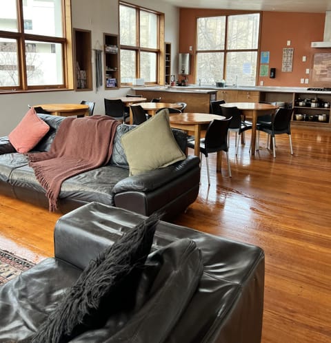 Kitchen or kitchenette, Living room, Seating area