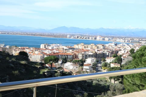 Bird's eye view, View (from property/room), City view, City view, Mountain view, Sea view, Sea view