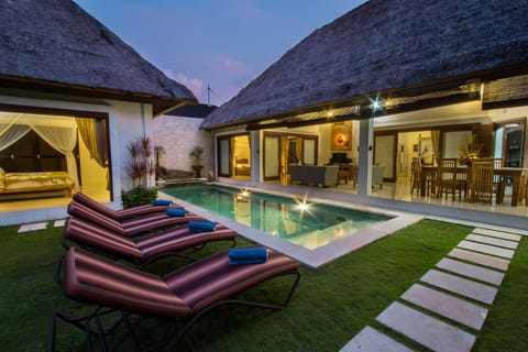 Patio, Facade/entrance, Garden, TV and multimedia, Living room, Dining area, Garden view, Garden view, Pool view, Pool view, Swimming pool