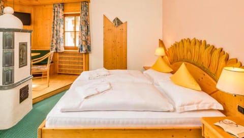 Photo of the whole room, Seating area, Bedroom