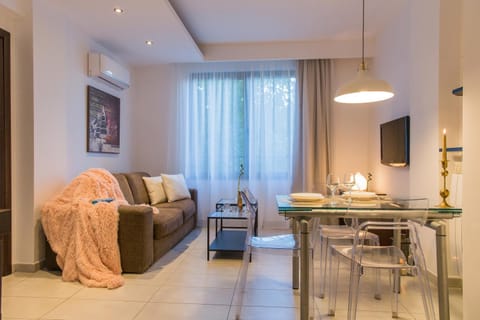 Living room, Seating area, Dining area