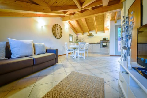 TV and multimedia, Kitchen or kitchenette, Living room, Seating area, Dining area, minibar