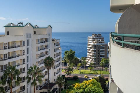 Balcony/Terrace, Street view