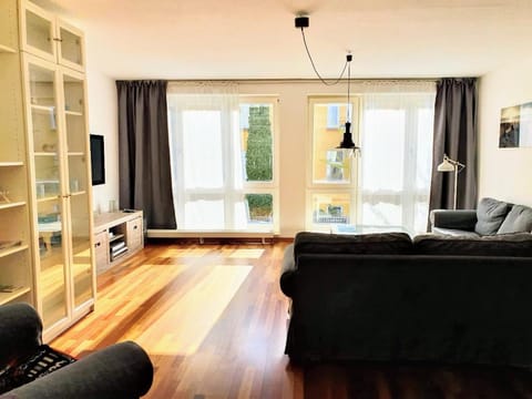 Ferienwohnung Achtern Diek, inklusive Stellplatz und Strandkorb von Mai bis September Apartment in Mecklenburg-Vorpommern, Germany