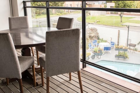 Balcony/Terrace, Seating area, Pool view