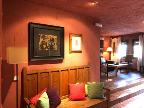 Communal lounge/ TV room