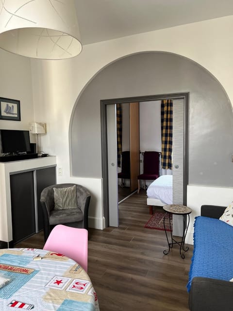 TV and multimedia, Bedroom