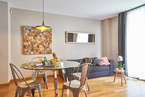 Living room, Seating area, Dining area