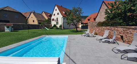 Property building, Day, Garden view, Pool view, Swimming pool, sunbed