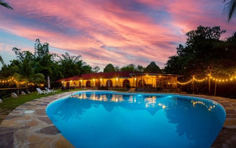 Property building, Restaurant/places to eat, Natural landscape, Garden, Swimming pool, Breakfast
