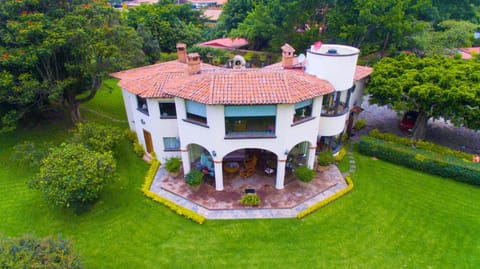 Bird's eye view, On site