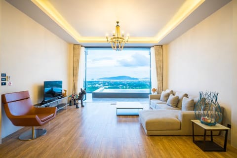 Living room, Photo of the whole room, Pool view, Sea view