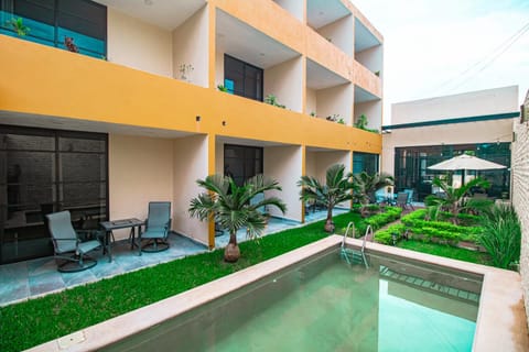 Property building, Swimming pool, Swimming pool